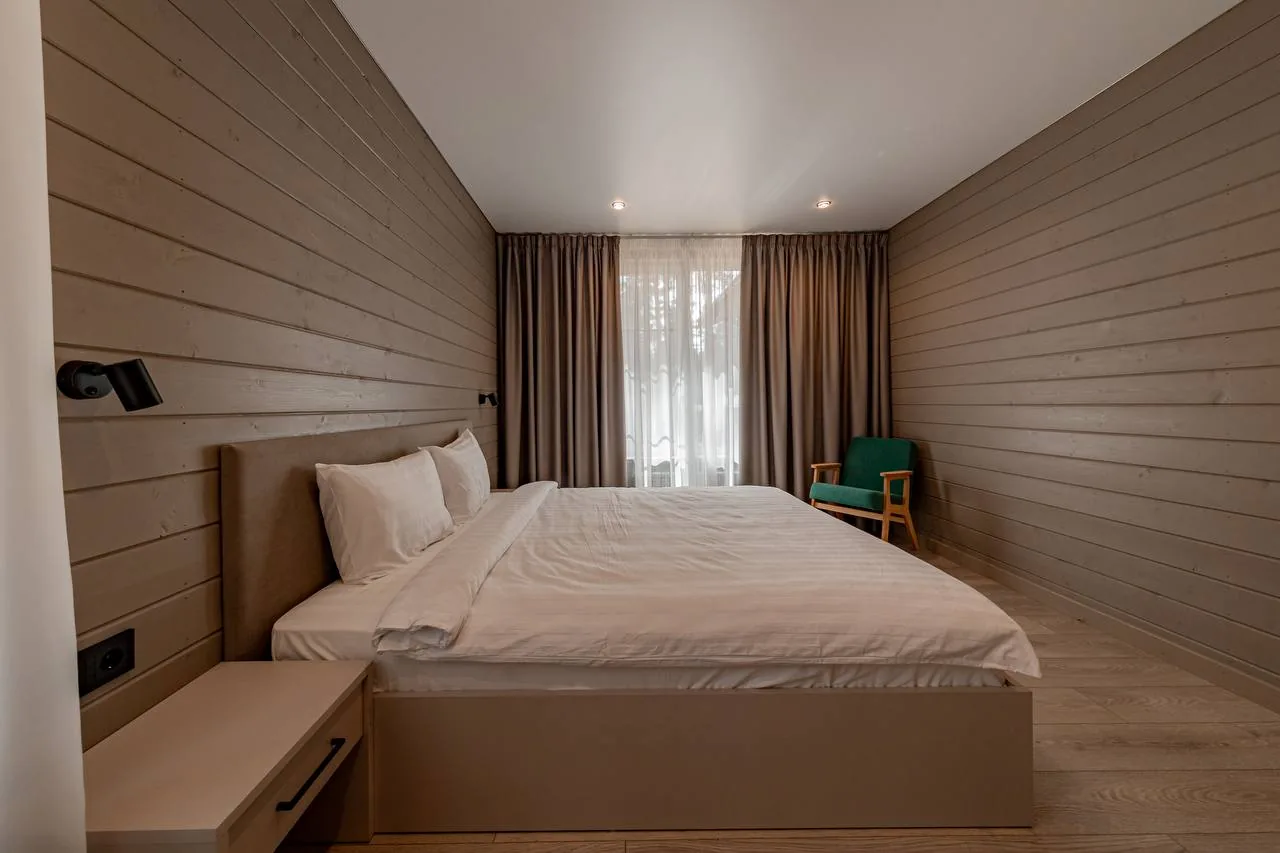 interior bedroom 6