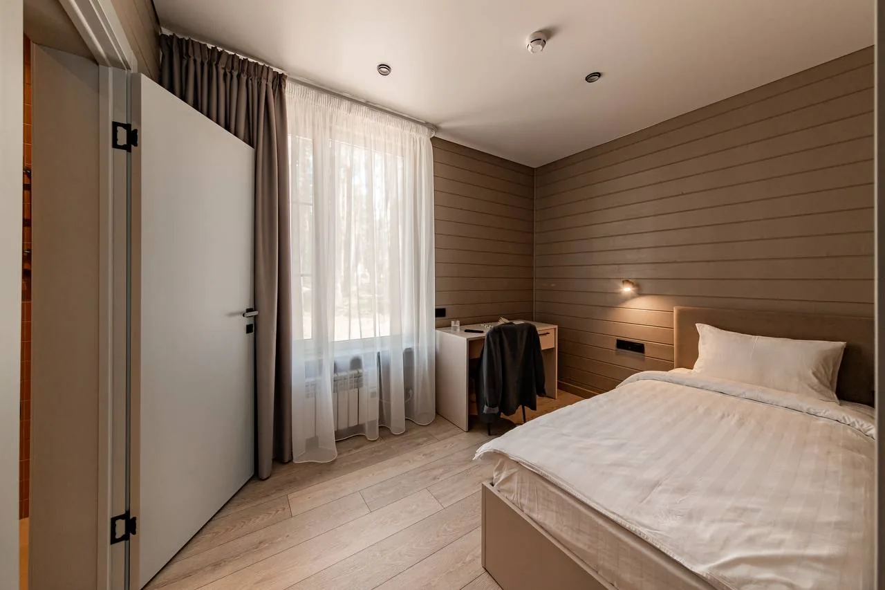 interior bedroom 8