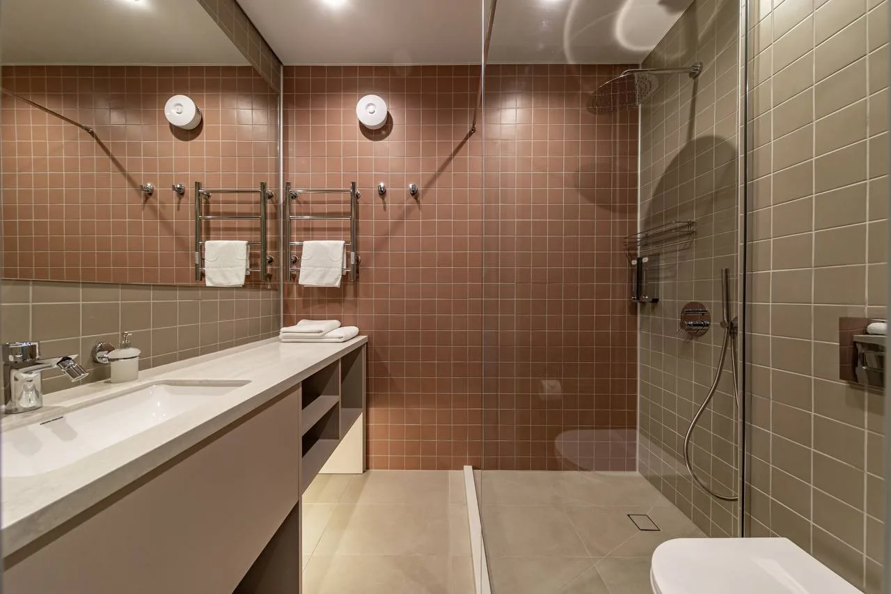 interior bathroom 1