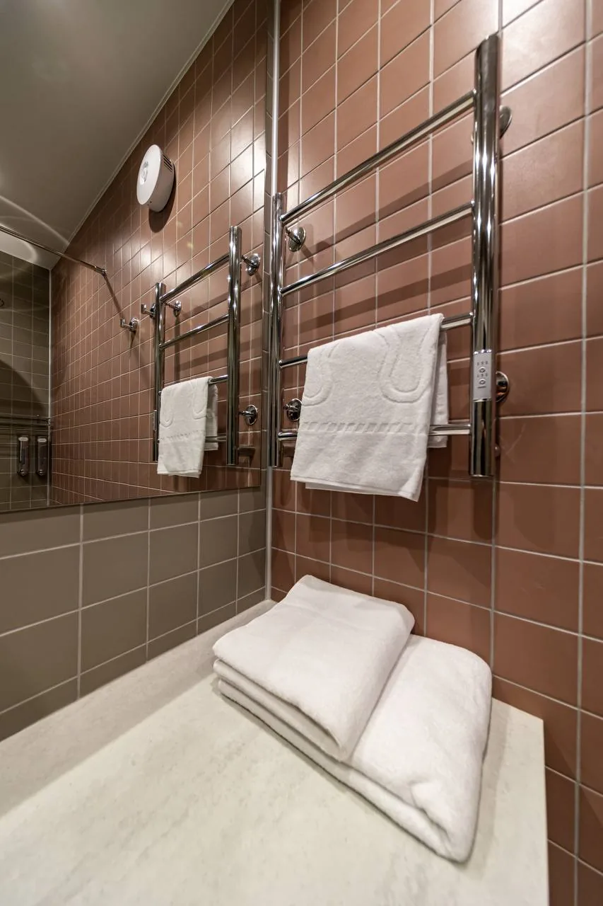 interior bathroom 3
