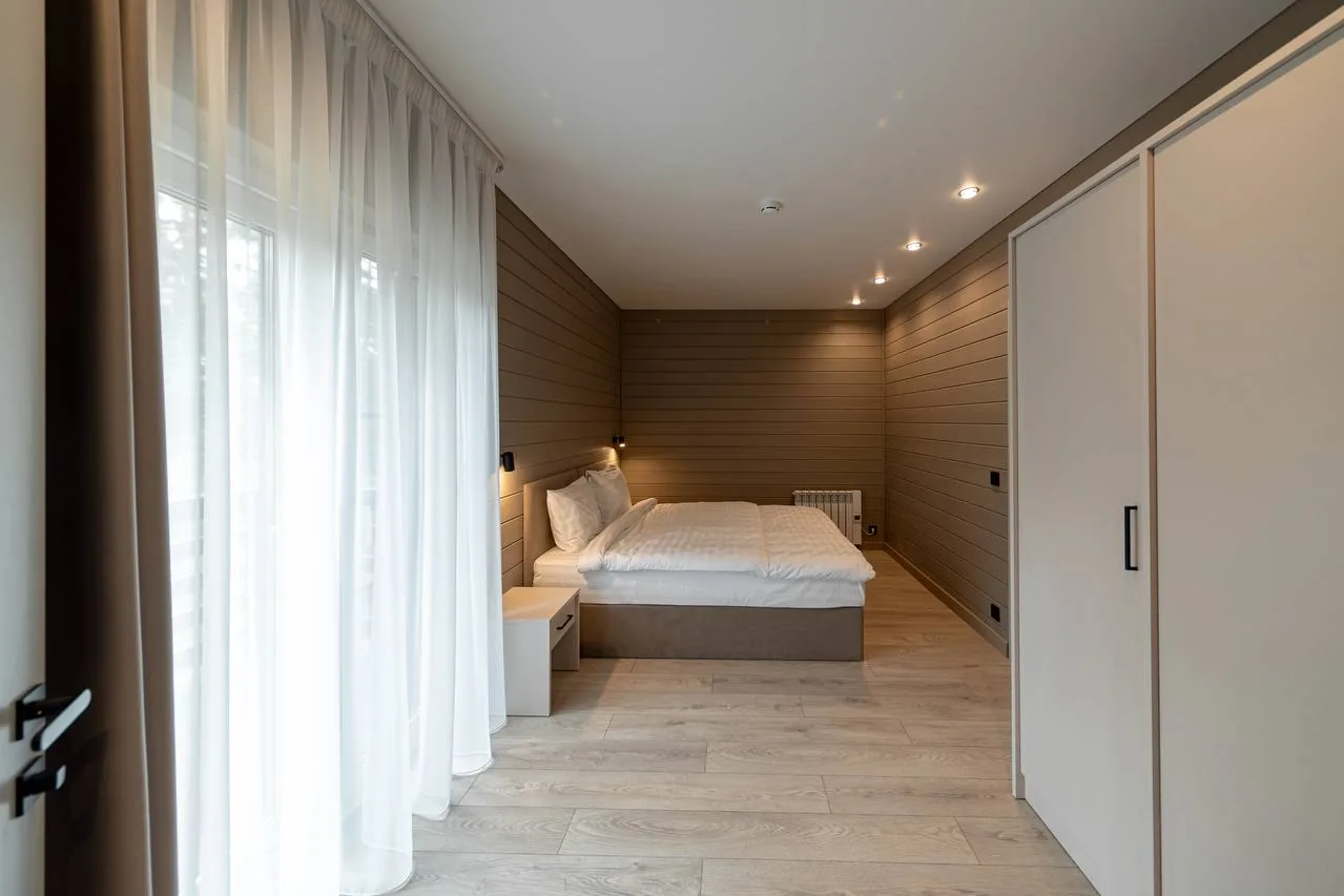 interior bedroom 4